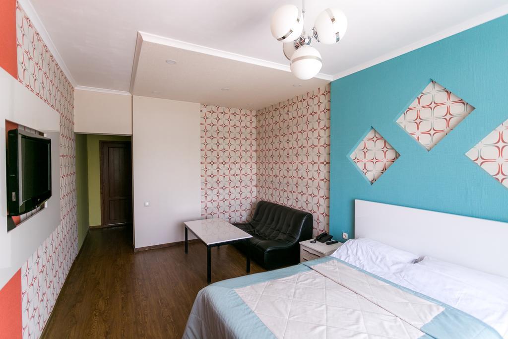 Delphin Guest House Bischkek Exterior foto