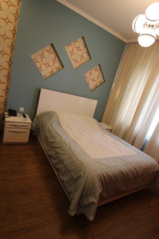 Delphin Guest House Bischkek Exterior foto